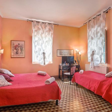 Antica Residenza Santa Chiara -City Center Lucca Exterior photo