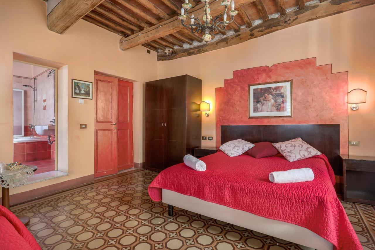Antica Residenza Santa Chiara -City Center Lucca Exterior photo